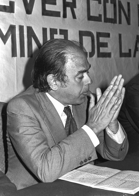 Jordi Pujol ante la prensa en un acto de 1977 Jordi Pujol ante la prensa en un acto de 1977