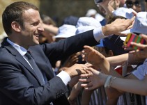 Macron consigue la mayoría absoluta en las legislativas