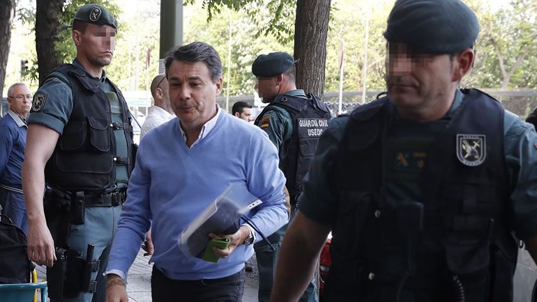 Detienen al expresidente de la Comunidad de Madrid Ignacio González en el marco de la operación Lezo. Detienen al expresidente de la Comunidad de Madrid Ignacio González en el marco de la operación Lezo.