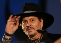 Johnny Depp causa polémica tras bromear sobre matar a Trump