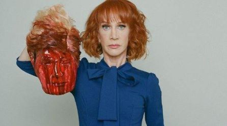 El presidente calificó de "enferma" a la comediante por este hecho. El presidente calificó de "enferma" a la comediante por este hecho.