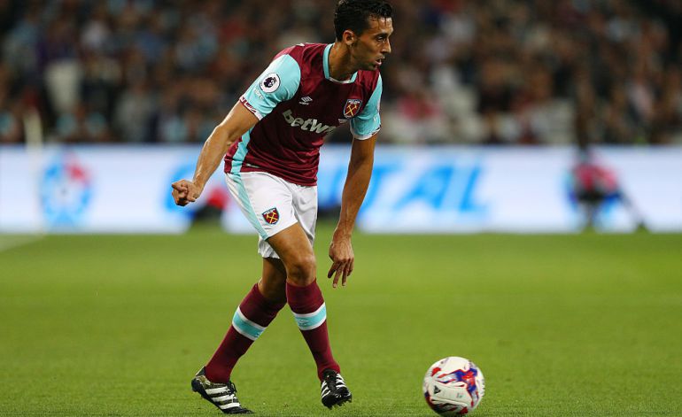 Arbeloa se prepara para poner un centro en la Premier League Arbeloa se prepara para poner un centro en la Premier League