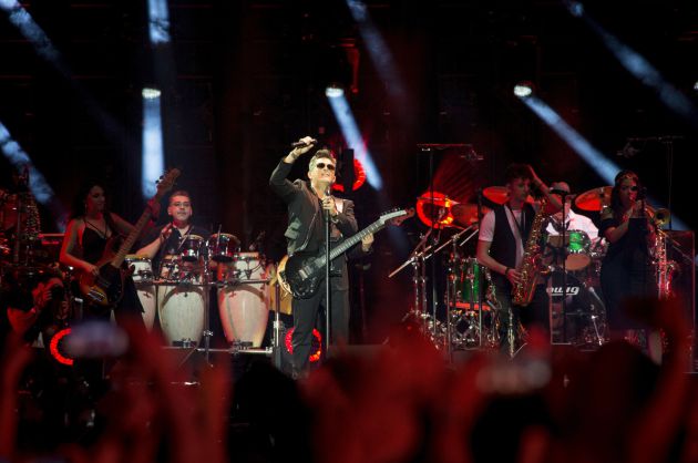 El concierto revive las canciones de uno de los discos más populares de su carrera, 'Más', de cuya publicación se cumplen 20 años. El concierto revive las canciones de uno de los discos más populares de su carrera, 'Más', de cuya publicación se cumplen 20 años.