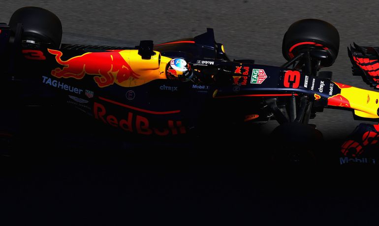 Ricciardo girando con su Red Bull en Bakú Ricciardo girando con su Red Bull en Bakú