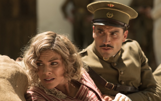 Amaia Salamanca y Álex García en 'Tiempos de guerra' Amaia Salamanca y Álex García en 'Tiempos de guerra'