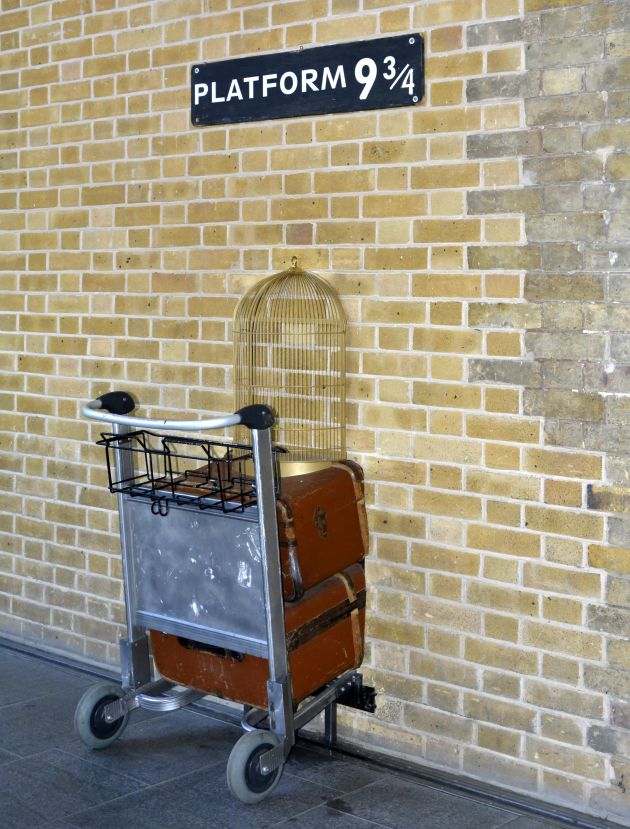 El famoso Andén 9¾ de Harry Potter. El famoso Andén 9¾ de Harry Potter.