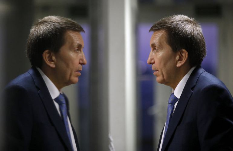 El exfiscal jefe Anticorrupción Manuel Moix, reflejado en un cristal en una fotografía de archivo. El exfiscal jefe Anticorrupción Manuel Moix, reflejado en un cristal en una fotografía de archivo.