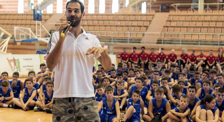 José Manuel Calderón, en el acto de inauguración de su campus José Manuel Calderón, en el acto de inauguración de su campus