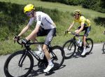 MEP045 VITTEL (FRANCIA), 04/07/2017.- El ciclista inglés del equipo Sky Rider Geraint Thomar (2i) y su compañero de equipo Christopher Froome (i) durante la 4 etapa del Tour de Francia, disputada entre las localidades luxemburguesa de Mondorf-Les-Bains y gala de Vittel, hoy, 4 de julio de 2017. EFE/GUILLAUME HORCAJUELO