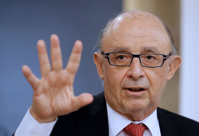 Cristóbal Montoro, durante la rueda de prensa posterior a la reunión del Consejo de Ministros Cristóbal Montoro, durante la rueda de prensa posterior a la reunión del Consejo de Ministros