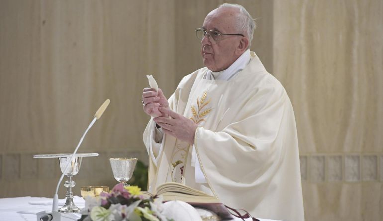 El papa Francisco oficiando una misa. El papa Francisco oficiando una misa.