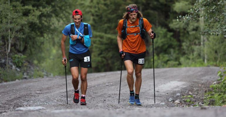 Kilian Jornet en plena carrera con el hombro dislocado Kilian Jornet en plena carrera con el hombro dislocado