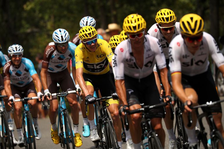 Los ciclistas durante una 19ª etapa Los ciclistas durante una 19ª etapa