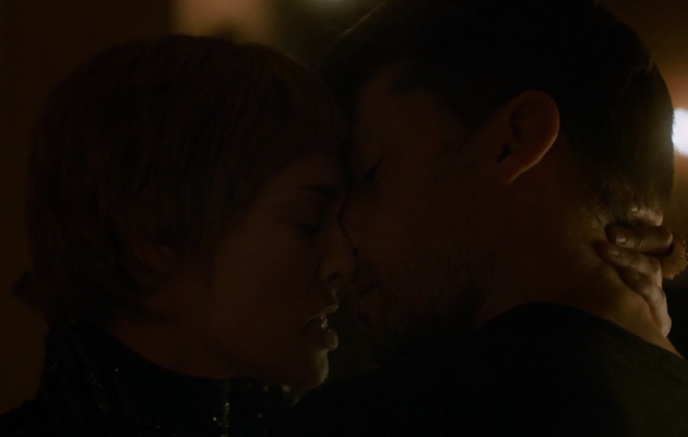 Cersei y Jaimie consuman su amor por enésima vez Cersei y Jaimie consuman su amor por enésima vez