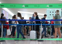 Aena convoca a Eulen y al comité de huelga a una reunión este domingo en El Prat