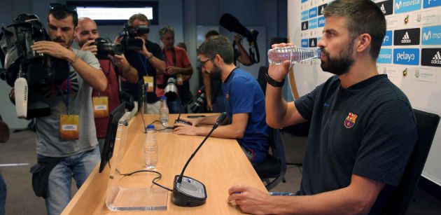 Piqué, en la sala de prensa Piqué, en la sala de prensa