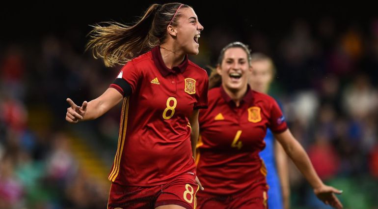 Patricia Guijarro celebra el tercer gol 