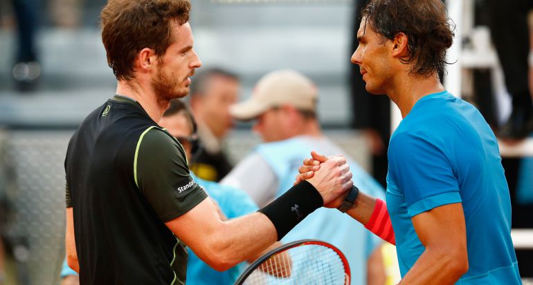Nadal saluda a Andy Murray tras un partido en el Mutua Madrid Open Nadal saluda a Andy Murray tras un partido en el Mutua Madrid Open