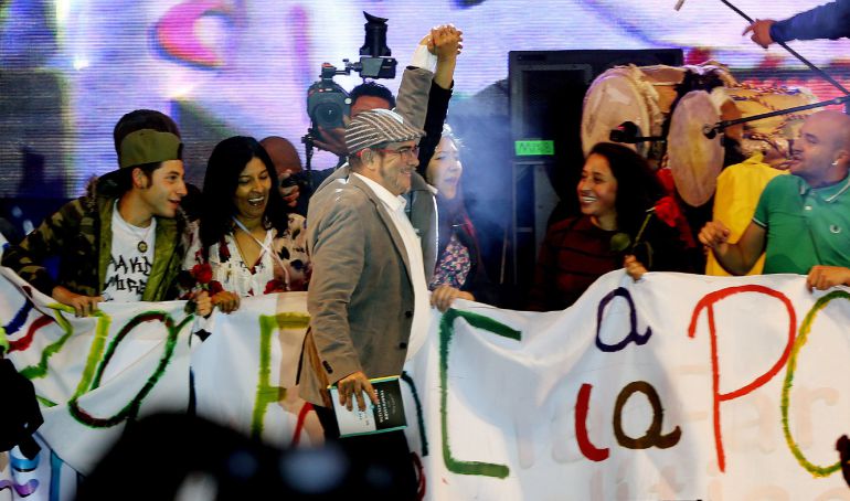 El ex comandante de las FARC, Rodrigo Londoño, alias "Timochenko", participa en el lanzamiento oficial del partido de las FARC. El ex comandante de las FARC, Rodrigo Londoño, alias "Timochenko", participa en el lanzamiento oficial del partido de las FARC.