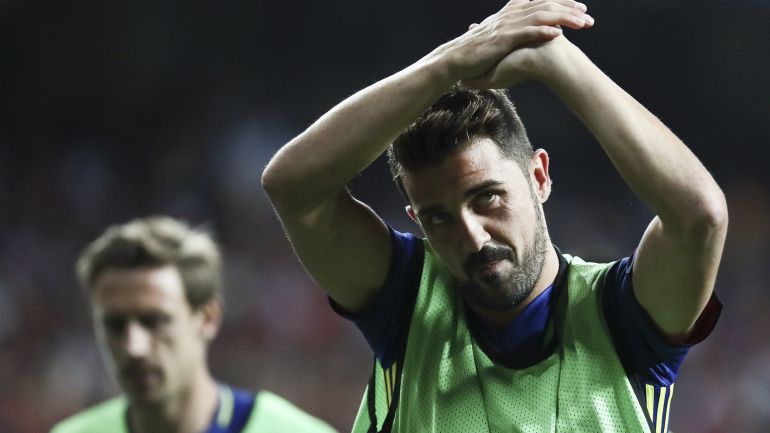 David Villa saluda al graderío del Bernabéu David Villa saluda al graderío del Bernabéu