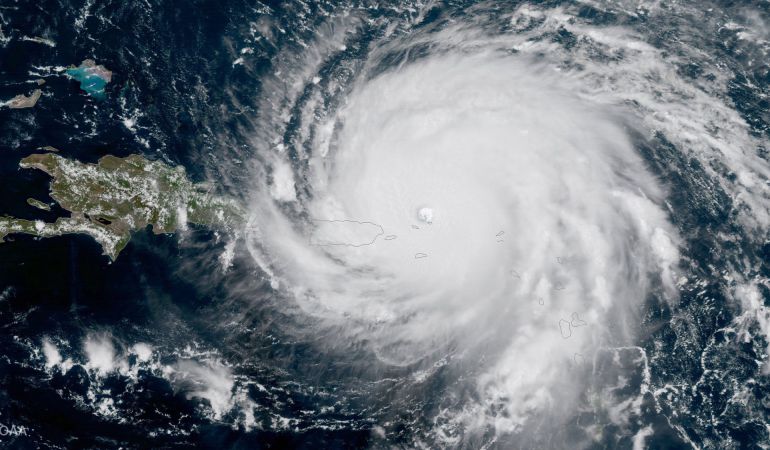Fotografía cedida por la Administración Nacional Oceánica y Atmosférica (NOAA), muestra una imagen de satélite geocolor capturada por GOES-16 del huracán Irma, una tormenta de categoría 5. Fotografía cedida por la Administración Nacional Oceánica y Atmosférica (NOAA), muestra una imagen de satélite geocolor capturada por GOES-16 del huracán Irma, una tormenta de categoría 5.
