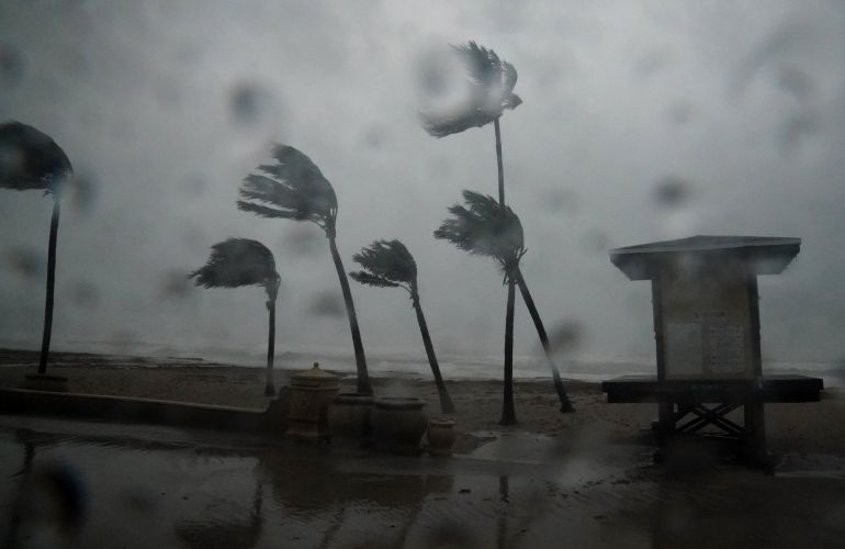 Los fuertes vientos sacuden el sur de Florida como consecuencia del huracán Irma. Los fuertes vientos sacuden el sur de Florida como consecuencia del huracán Irma.