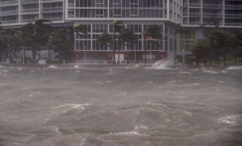 Irma se degrada a categoría 3 en su camino al suroeste de Florida Irma se degrada a categoría 3 en su camino al suroeste de Florida