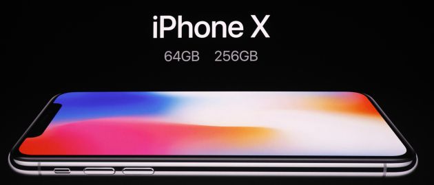 El nuevo iPhone sale en dos versiones. El nuevo iPhone sale en dos versiones.