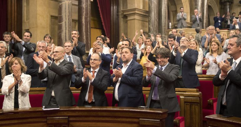 El Constitucional tumba la ley que regula el tránsito a la república catalana El Constitucional tumba la ley que regula el tránsito a la república catalana