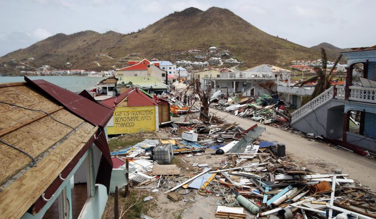 Vista aérea de los daños provocados por el paso del huracán Irma en la isla caribeña de San Martín. Vista aérea de los daños provocados por el paso del huracán Irma en la isla caribeña de San Martín.