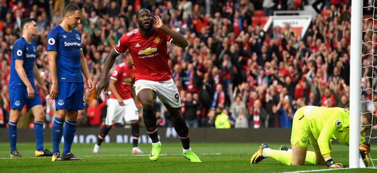 Romelu Lukaku celebra un gol con el Manchester United. Romelu Lukaku celebra un gol con el Manchester United.