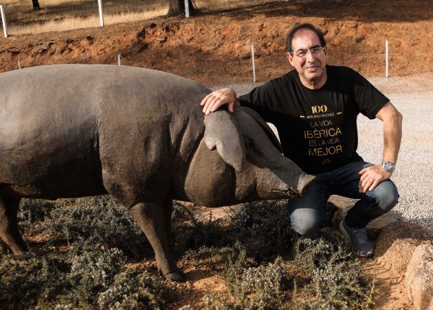 Arturo Sánchez, en la finca sevillana donde celebró los 100 años de la empresa. Arturo Sánchez, en la finca sevillana donde celebró los 100 años de la empresa.