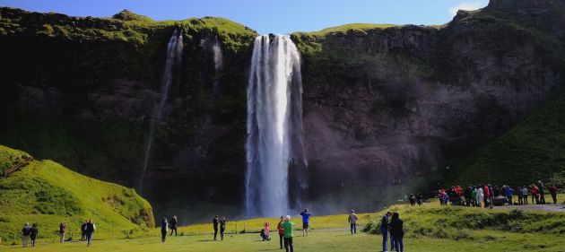 Seljalandsfoss, una maravilla de la naturaleza Seljalandsfoss, una maravilla de la naturaleza