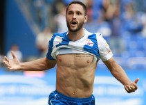 Andone celebra el gol que le dio la victoria al Dépor