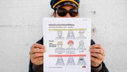 Folleto informativo sobre las nuevas restricciones al velo integral que entrarán en vigor este domingo en Austria.