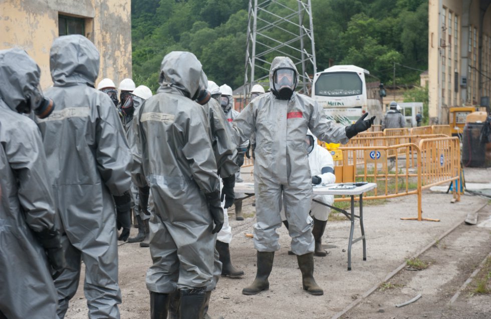 El objetivo de Alberto Sánchez- Cabezudo, creador de la serie, ha sido trasladar el accidente de Fukushima al norte de España. "Nos planteamos traer el mundo de Chernóbil o Fukushima a un escenario local. El objetivo de Alberto Sánchez- Cabezudo, creador de la serie, ha sido trasladar el accidente de Fukushima al norte de España. "Nos planteamos traer el mundo de Chernóbil o Fukushima a un escenario local.