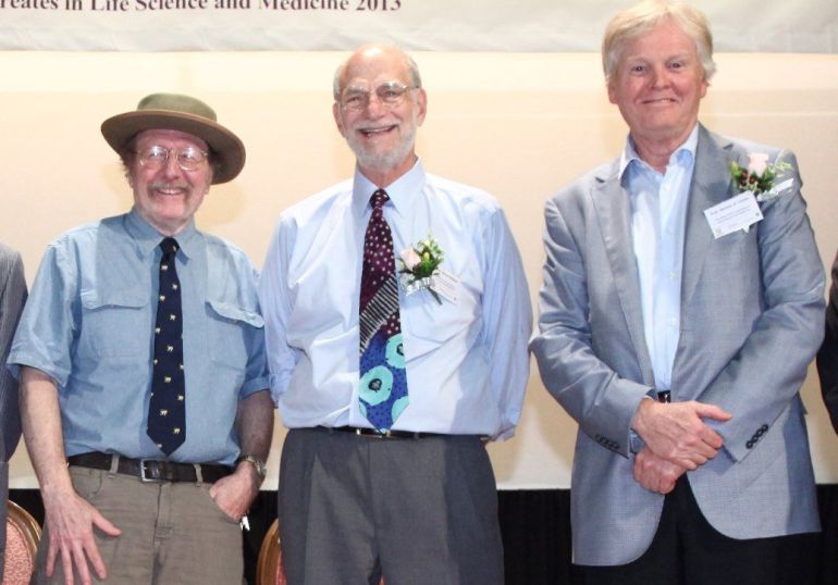 Fotografía de archivo fechada el 25 de septiembre de 2013 que muestra a los estadounidenses Jeffrey C. Hall, Michael Rosbash y Michael W. Young. Fotografía de archivo fechada el 25 de septiembre de 2013 que muestra a los estadounidenses Jeffrey C. Hall, Michael Rosbash y Michael W. Young.