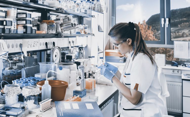 El gobierno español ha recortado drásticamente los presupuestos dedicados a la ciencia desde el inicio de la crisis económica.
El gobierno español ha recortado drásticamente los presupuestos dedicados a la ciencia desde el inicio de la crisis económica.