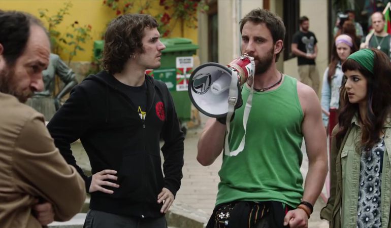 Ocho Apellidos Vascos es la película más taquillera de la historia de la 'Fiesta del Cine'. Ocho Apellidos Vascos es la película más taquillera de la historia de la 'Fiesta del Cine'.