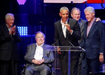 Los cinco expresidentes vivos de EEUU se reúnen para recaudar fondos
