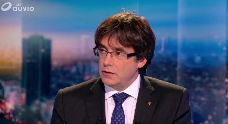 Carles Puigdemont durante su entrevista en la televisión belga Carles Puigdemont durante su entrevista en la televisión belga
