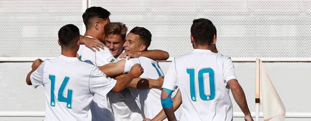 Los jugadores del Real Madrid Castilla celebran un gol Los jugadores del Real Madrid Castilla celebran un gol