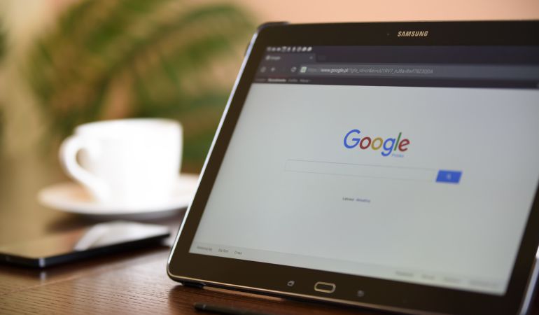 Multa a Google por captar con sus coches datos personales Multa a Google por captar con sus coches datos personales