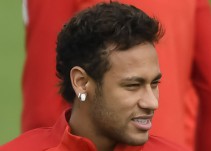 Neymar soporta cada vez menos a Emery