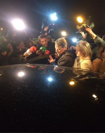 Ignacio González se mete en el coche tras salir de prisión Ignacio González se mete en el coche tras salir de prisión
