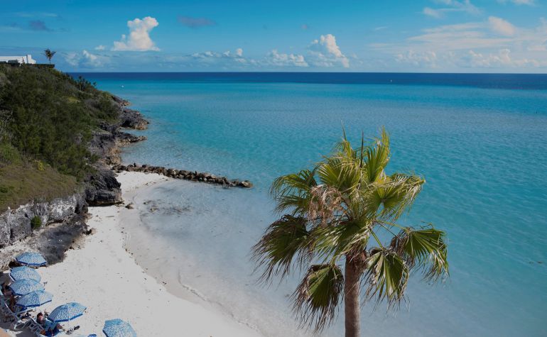 Las bermudas, ademas de por sus playas paradisíacas, han vuelto a la actualidadp or los papeles del paraiso. Lugar donde los ricos y poderosos del mundo llevan sus dineros para evitar pagar impuestos. Las bermudas, ademas de por sus playas paradisíacas, han vuelto a la actualidadp or los papeles del paraiso. Lugar donde los ricos y poderosos del mundo llevan sus dineros para evitar pagar impuestos.