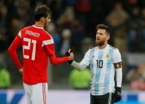 Argentina gana a Rusia y libera a Messi