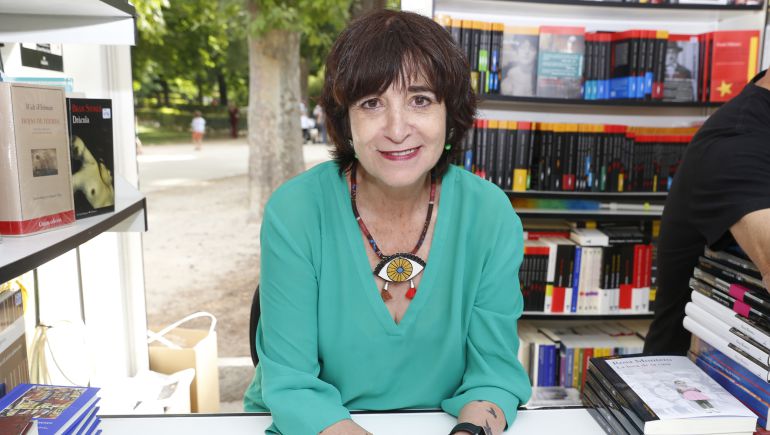 Rosa Montero en la feria del libro de Madrid presentando su última novela, 'La Carne' Rosa Montero en la feria del libro de Madrid presentando su última novela, 'La Carne'