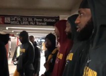 LeBron James y el resto de los Cavs se pasean por el metro de Nueva York
