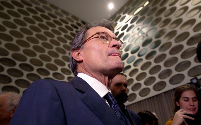 El expresident de la Generalitat Artur Mas antes de participar en el coloquio "Diálogos sobre Cataluña", organizado por el Club Siglo XX El expresident de la Generalitat Artur Mas antes de participar en el coloquio "Diálogos sobre Cataluña", organizado por el Club Siglo XX